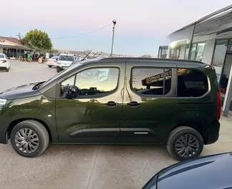 Citroen Berlingo – samochód kategorii Komfort, Minivan na wynajem w Turcji ✓ Depozyt 700 USD ✓ Ubezpieczenie: OC, Bez Depozytu.