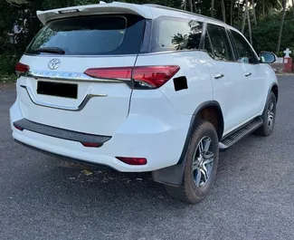 Silnik Diesel 2,8 l – Wynajmij Toyota Fortuner na lotnisku w Goa.