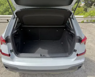 Skoda Kamiq 2026 do wynajęcia w Budvie. Limit przebiegu nieograniczony.
