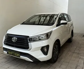 Toyota Innova – samochód kategorii Komfort, Crossover, Minivan na wynajem w Goa ✓ Depozyt 60 USD ✓ Ubezpieczenie: OC.