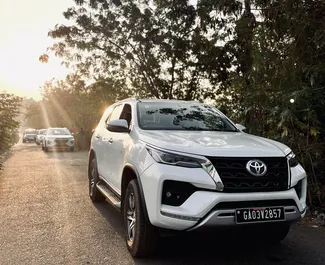 Wypożyczalnia Toyota Fortuner na lotnisku w Goa, Goa ✓ Nr 16171. ✓ Skrzynia Automatyczna ✓ Opinii: 0.