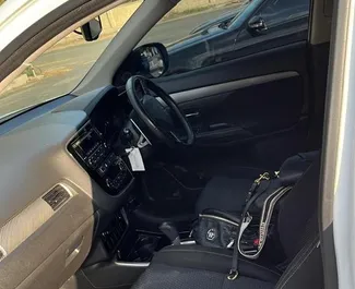 Mitsubishi Outlander 2018 do wynajęcia w Limassol. Limit przebiegu nieograniczony.