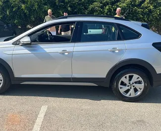 Wynajmij Volkswagen Taigo 2023 na Cyprze. Paliwo: Benzyna. Moc: 120 KM ➤ Koszt od 42 EUR za dobę.
