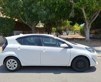 Wynajem samochodu Toyota Aqua nr 16459 (Automatyczna) w Limassol, z silnikiem 1,2l. Hybryda ➤ Bezpośrednio od Aleksandr na Cyprze.