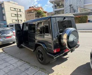 Wynajmij Mercedes-Benz G-Class 2018 na Cyprze. Paliwo: Diesel. Moc: 274 KM ➤ Koszt od 250 EUR za dobę.
