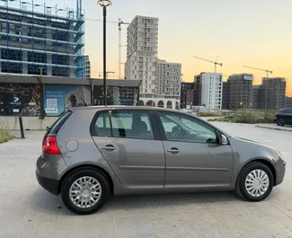 Wynajmij Volkswagen Golf 5 2008 w Albanii. Paliwo: Benzyna. Moc:  KM ➤ Koszt od 25 EUR za dobę.