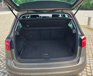 Volkswagen Golf Sportsvan 2019 – wynajem od właścicieli w Budvie (Czarnogóra).