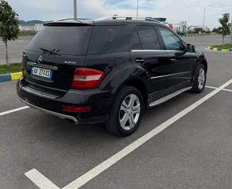 Wynajmij Mercedes-Benz ML350 2011 w Albanii. Paliwo: Diesel. Moc: 200 KM ➤ Koszt od 35 EUR za dobę.