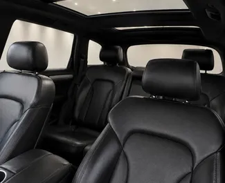 Audi Q7 2012 do wynajęcia w Tiranie. Limit przebiegu nieograniczony.
