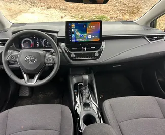 Wynajem samochodu Toyota Yaris Cross nr 16211 (Automatyczna) na lotnisku w Podgoricy, z silnikiem 1,5l. Hybryda ➤ Bezpośrednio od Yan w Czarnogórze.