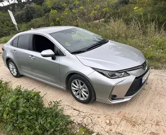 Wynajem samochodu Toyota Corolla Sedan nr 16204 (Automatyczna) na lotnisku w Podgoricy, z silnikiem 1,5l. Benzyna ➤ Bezpośrednio od Yan w Czarnogórze.