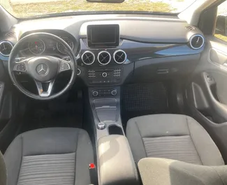 Wynajmij Mercedes-Benz B-Class 2016 w Czarnogórze. Paliwo: Diesel. Moc: 95 KM ➤ Koszt od 21 EUR za dobę.