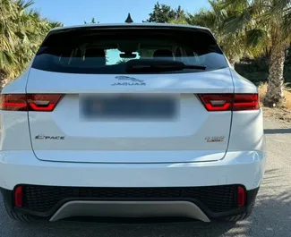 Jaguar E-Pace 2021 do wynajęcia w Alicante. Limit przebiegu 250 km/dzień.
