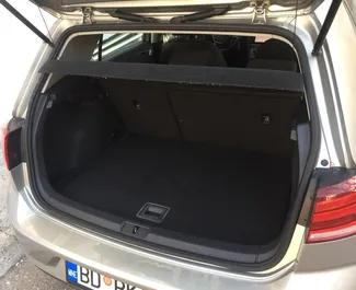 Volkswagen Golf 7 – samochód kategorii Ekonomiczny, Komfort na wynajem w Czarnogórze ✓ Bez Depozytu ✓ Ubezpieczenie: OC, SCDW, Pasażerowie, Od Kradzieży, Zagranica.