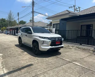 Wynajem samochodu Mitsubishi Pajero Sport nr 16294 (Automatyczna) na lotnisku w Phuket, z silnikiem 2,4l. Diesel ➤ Bezpośrednio od Wiaczesław w Tajlandii.