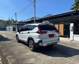 Wynajmij Mitsubishi Xpander Cross 2026 w Tajlandii. Paliwo: Hybryda. Moc: 114 KM ➤ Koszt od 1100 THB za dobę.