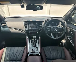 Mitsubishi Pajero Sport 2026 – wynajem od właścicieli na lotnisku w Phuket (Tajlandia).