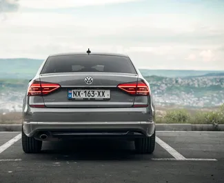 Volkswagen Passat – samochód kategorii Komfort na wynajem w Gruzji ✓ Depozyt 300 GEL ✓ Ubezpieczenie: OC, FDW, Od Kradzieży, Młody.