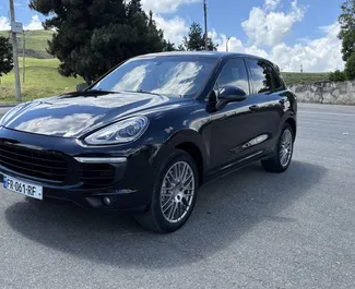 Wypożyczalnia Porsche Cayenne w Tbilisi, Gruzja ✓ Nr 11864. ✓ Skrzynia Automatyczna ✓ Opinii: 0.