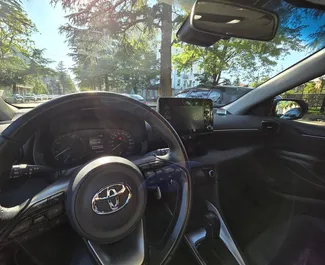 Toyota Yaris 2023 do wynajęcia w Kutaisi. Limit przebiegu nieograniczony.
