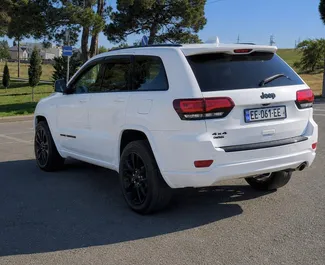 Jeep Grand Cherokee 2020 do wynajęcia w Tbilisi. Limit przebiegu 250 km/dzień.