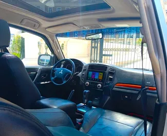 Wynajmij Mitsubishi Pajero 2013 w Azerbejdżanie. Paliwo: Benzyna. Moc: 190 KM ➤ Koszt od 68 AZN za dobę.
