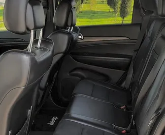Wynajmij Jeep Grand Cherokee w Tbilisi Gruzja