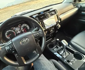 Wynajmij Toyota 4 Runner w Tbilisi Gruzja