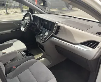 Silnik Benzyna 3,5 l – Wynajmij Toyota Sienna w Kutaisi.