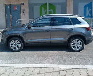 Skoda Karoq 2026 do wynajęcia w Budvie. Limit przebiegu nieograniczony.