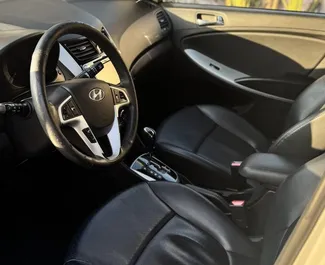 Hyundai Accent 2015 do wynajęcia w Durres. Limit przebiegu nieograniczony.