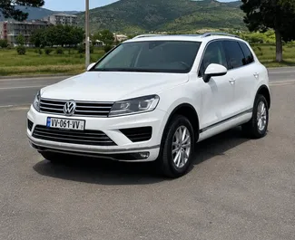 Volkswagen Touareg 2018 do wynajęcia w Tbilisi. Limit przebiegu 250 km/dzień.