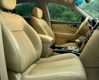 Infiniti QX70 2019 do wynajęcia w Tbilisi. Limit przebiegu 250 km/dzień.
