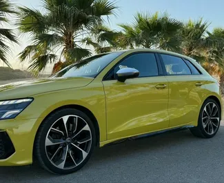 Audi S3 – samochód kategorii Komfort na wynajem w Hiszpanii ✓ Depozyt 2000 EUR ✓ Ubezpieczenie: OC.