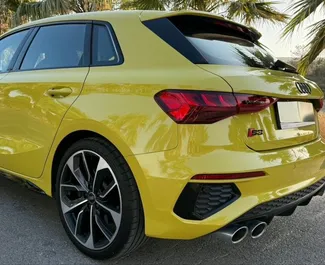 Audi S3 2022 do wynajęcia w Alicante. Limit przebiegu 200 km/dzień.