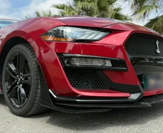 Wynajmij Ford Mustang Cabrio 2022 w Hiszpanii. Paliwo: Benzyna. Moc:  KM ➤ Koszt od 200 EUR za dobę.