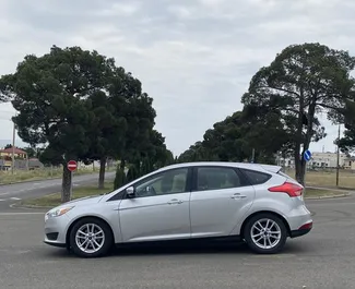Ford Focus – samochód kategorii Komfort na wynajem w Gruzji ✓ Bez Depozytu ✓ Ubezpieczenie: OC, SCDW, FDW, Pasażerowie, Od Kradzieży, Bez Depozytu.